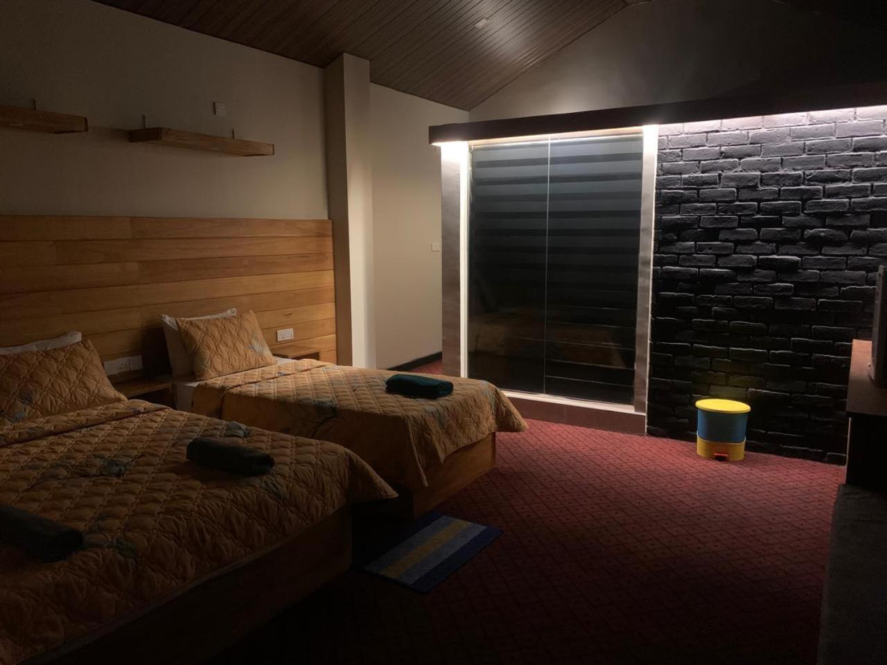 Pub Ceylon Hostel Procida Dış mekan fotoğraf